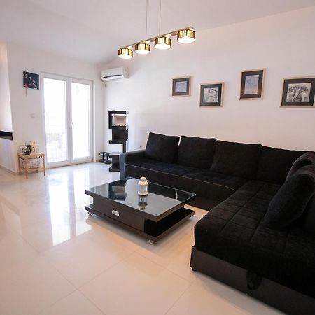 Lake View Double Balcony City Center Apartment In Ohrid Bagian luar foto